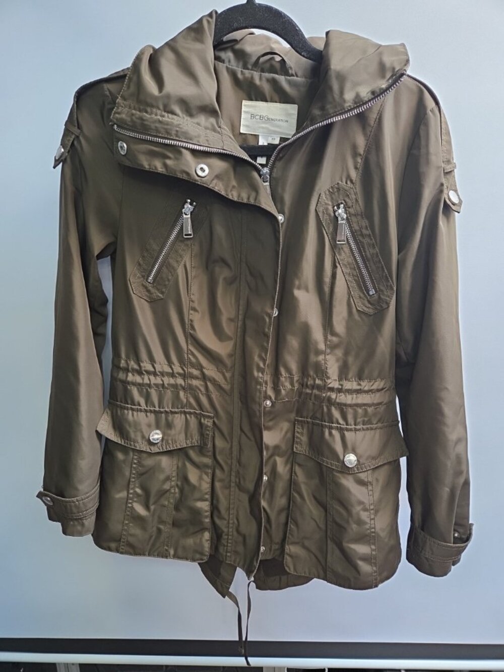 BCBGeneration OLIVE /Green Hooded Windbreaker Jacket Coat Zippers XS NWOT NEW